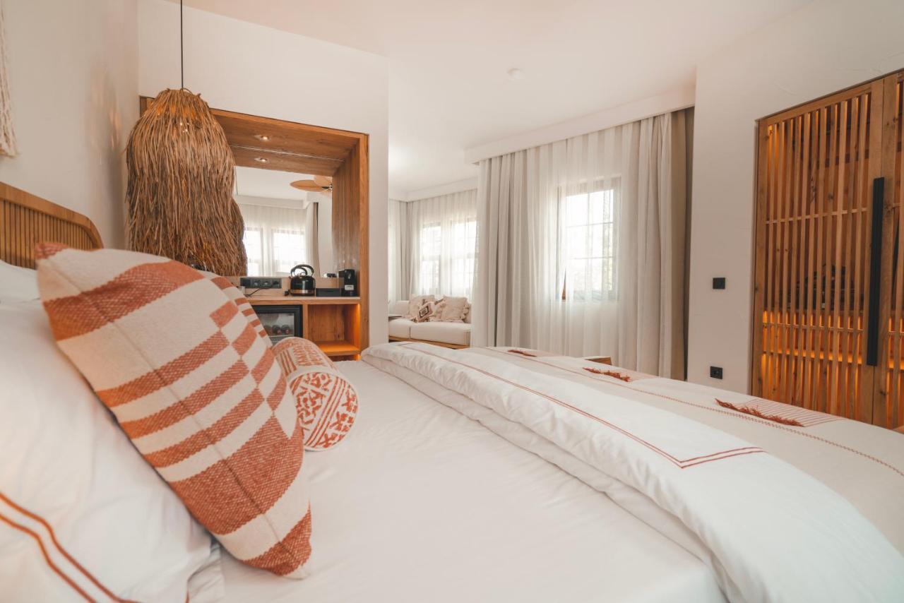 6 Rooms By Azumare Side Esterno foto